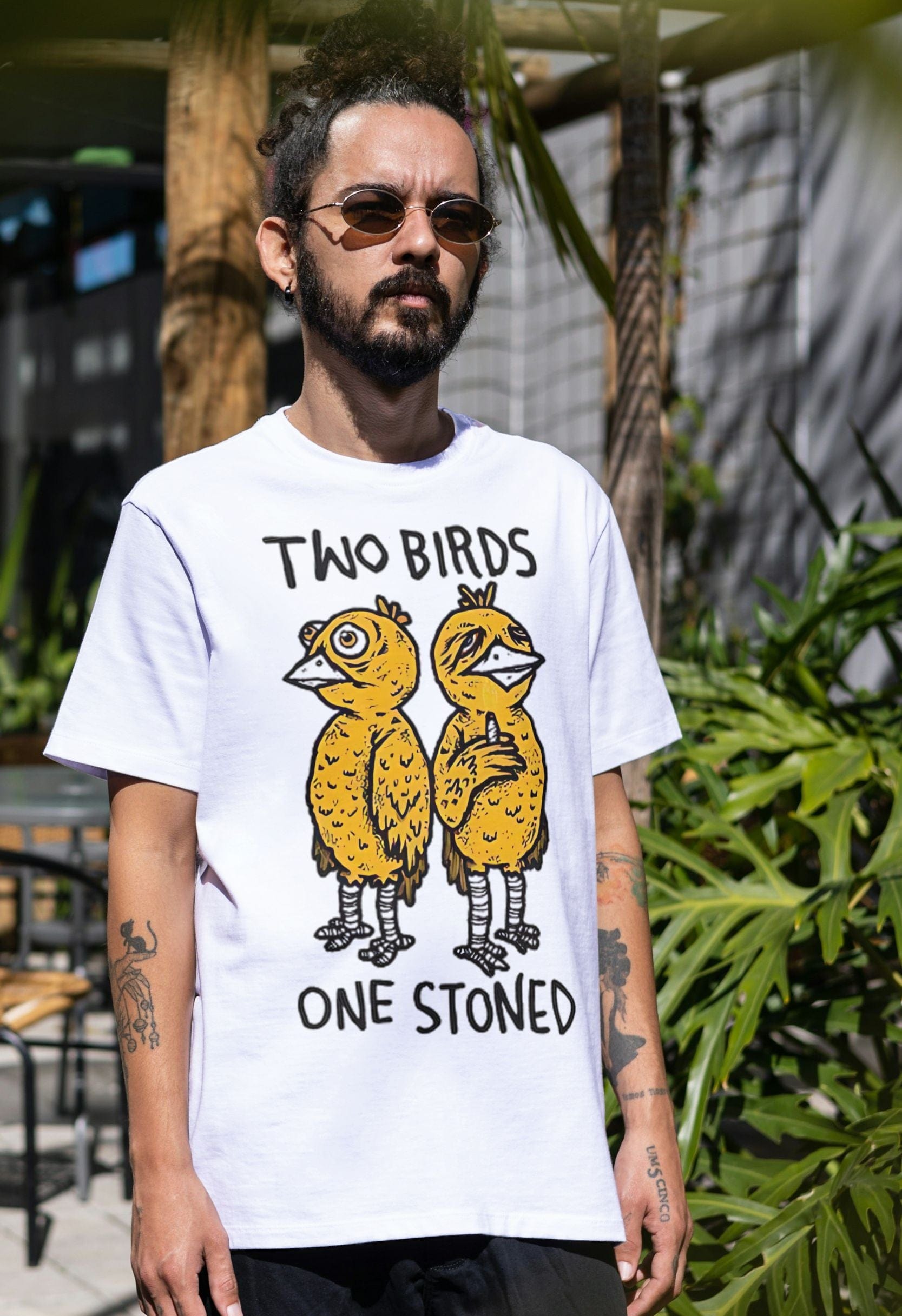 Two Birds One stoned - Oversized T-Shirt